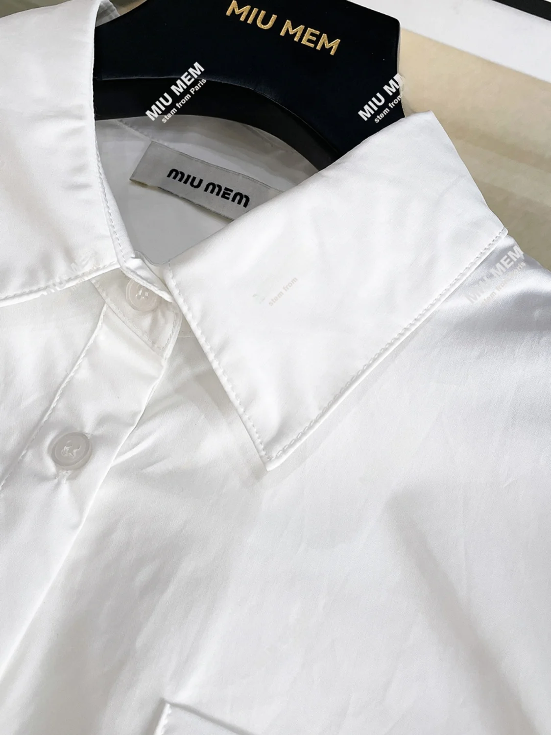 

High-End Summer 2025 White Lace Splice irt Women's Premium Faion Commute Sle Straight Cut Long Sve Collar ort...