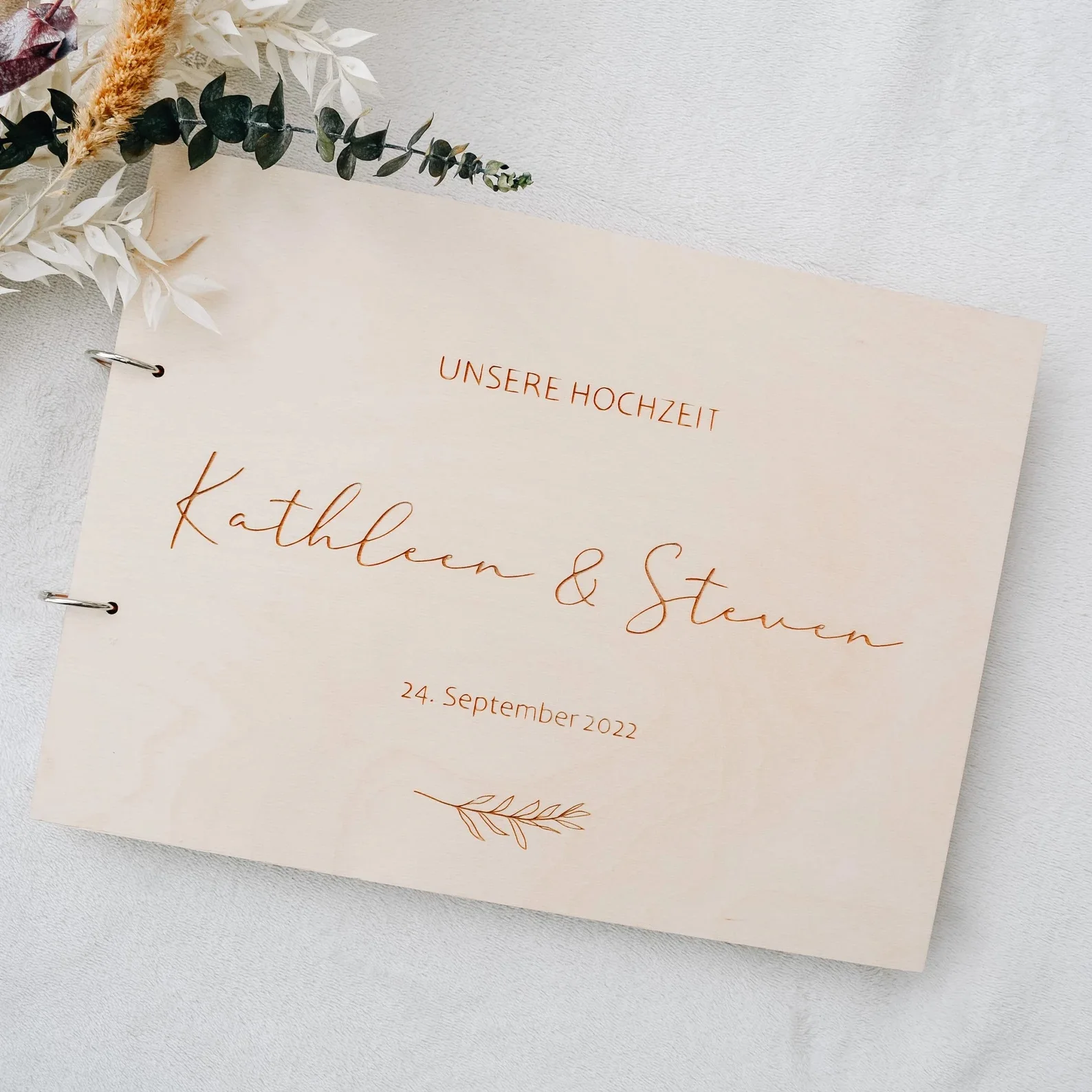 

Personalized Name And Date Calligraphy Guest Book Laser Engraved Wedding Guest Book,Engagement Party Commemorative Book