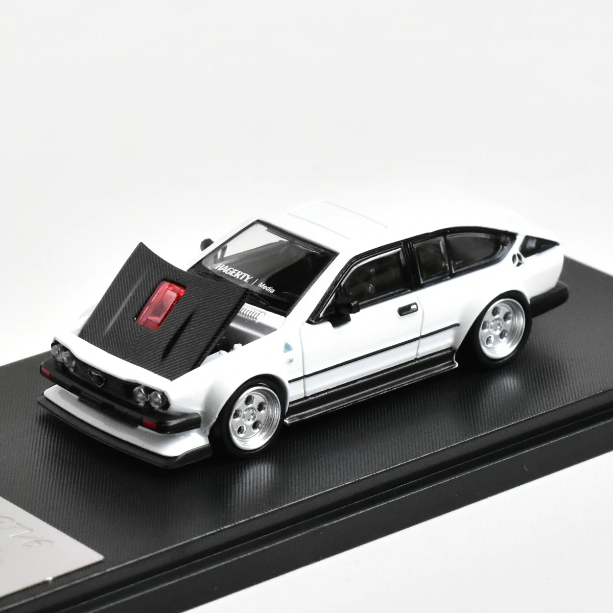 ฿ 1:64 GTV6 รถโมเดลDiecast