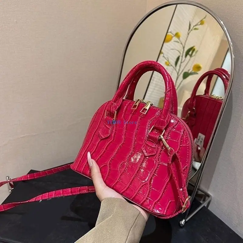 

D0UD 2023 Print Tote Shoulder Bags Underarm Bag Leather Shell Bags Armpit Bag for Girl Women Fashion Trendy Handbag