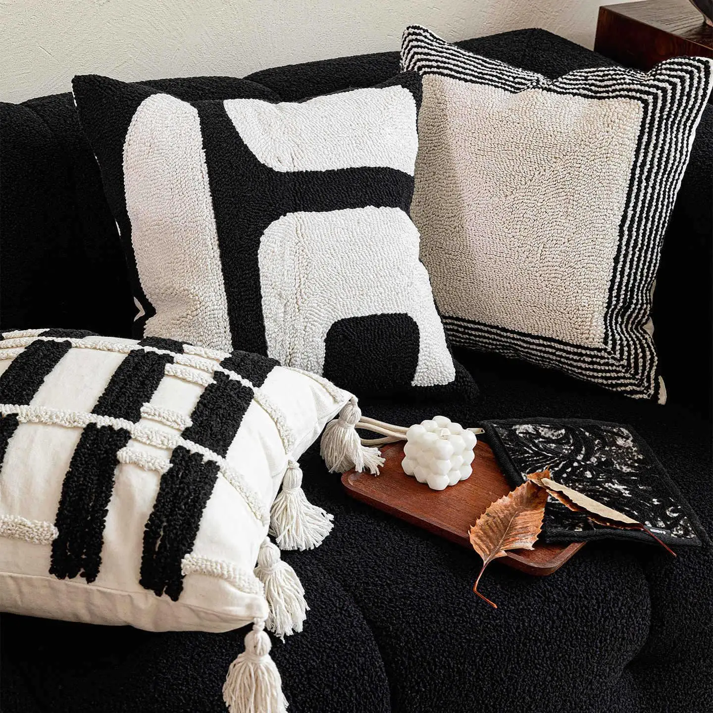 

Высококачественные диванные подушки для гостиной, белые и черные хлопковые и льняные полы с вышивкой, ваби-саби, образец декоративной комнаты...