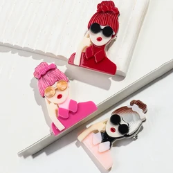 Fashion Red Pink Beauty Girl Acrylic Brooches for Women Cartoon Glasses Lady Brooch Badge Lapel Pins Casual Jewelry Accessories