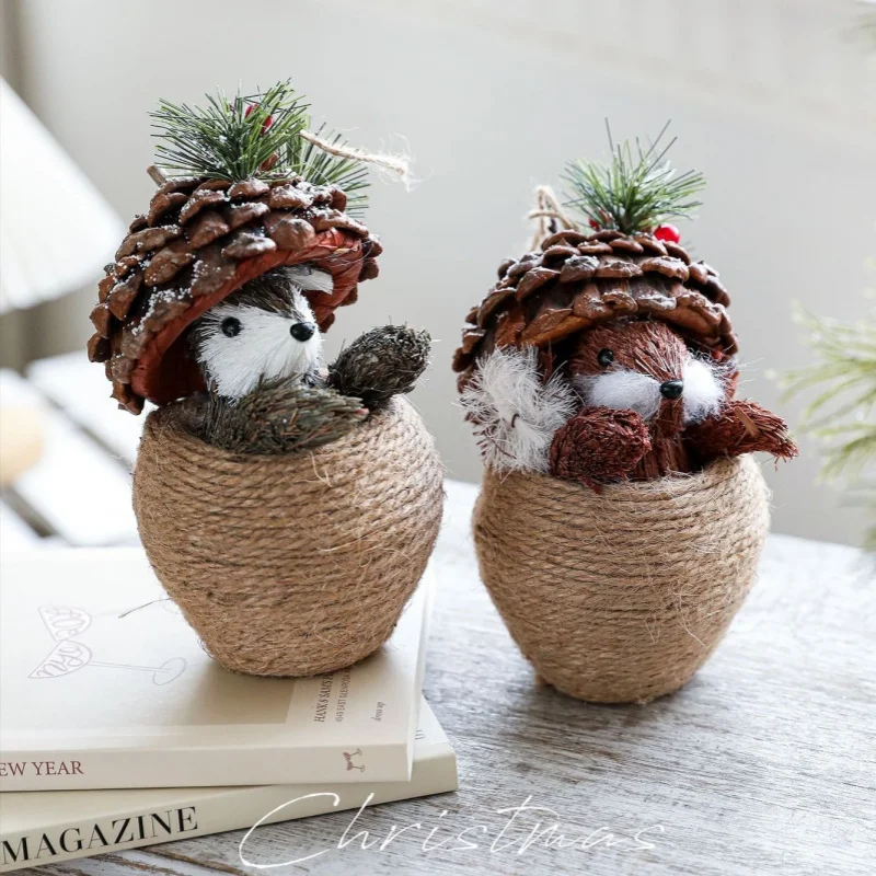 

1Pcs Christmas Squirrel Decoration Holiday Decoration Simulation Squirrel Small Pendant Christmas Tree Creative Decorations
