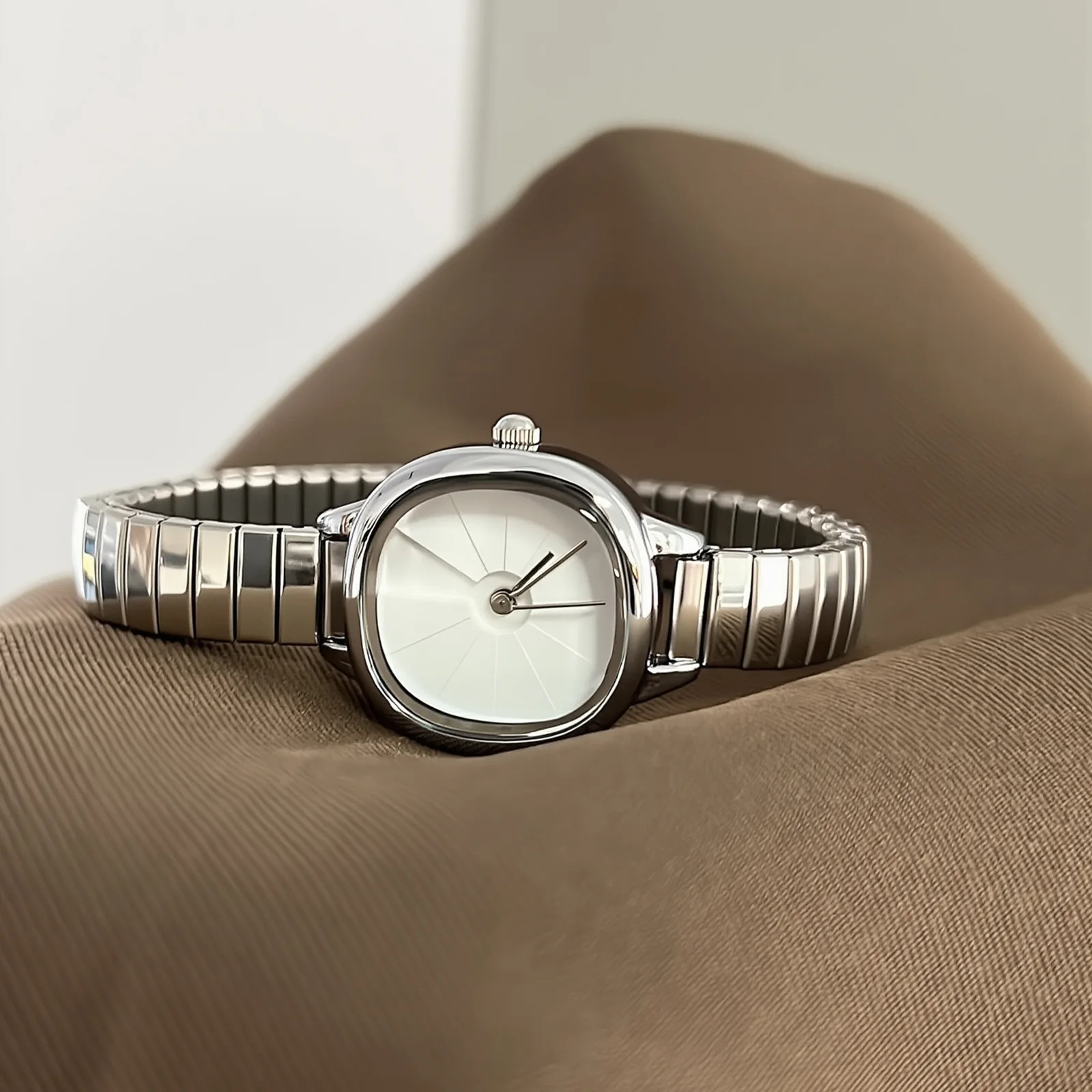 New Women's Watch Retro Elastic Band Elastic Steel Strip Minimalist Square Sugar Waterproof Ladies Fashion Quartz Clock Watches