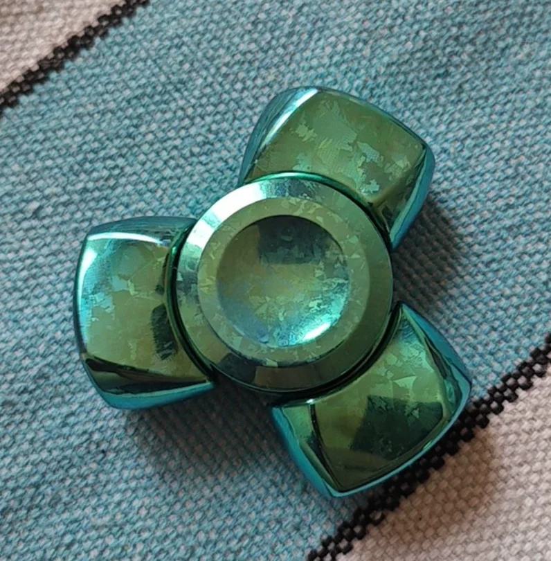 Used EDC Ice crystal titanium air Stress Relief Toy Haptic Spinner Fingertip Gyroscope Decompression Toys