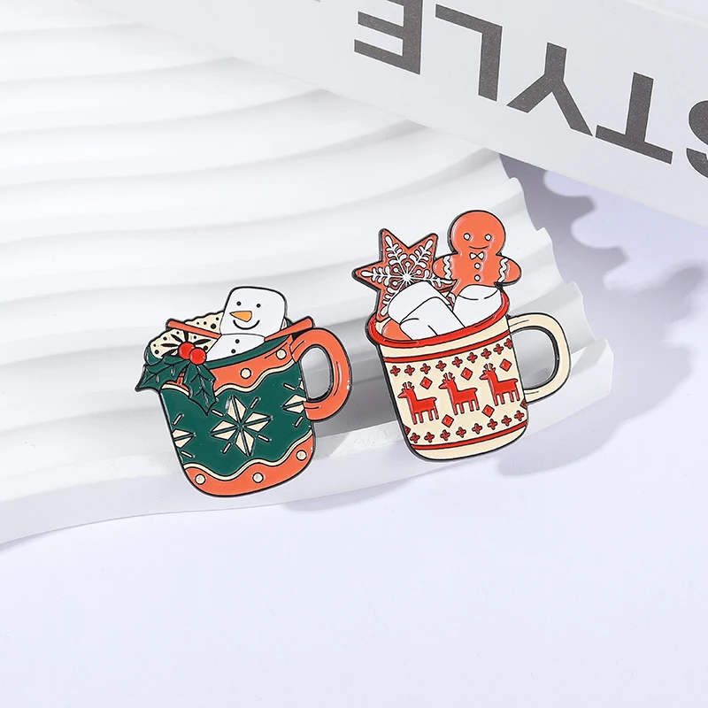 Christmas Drink Enamel Pins Creative Christmas Snowman Gingerbread Coffee Drink Brooches Lapel Badge Jewelry Gift for Kid Friend