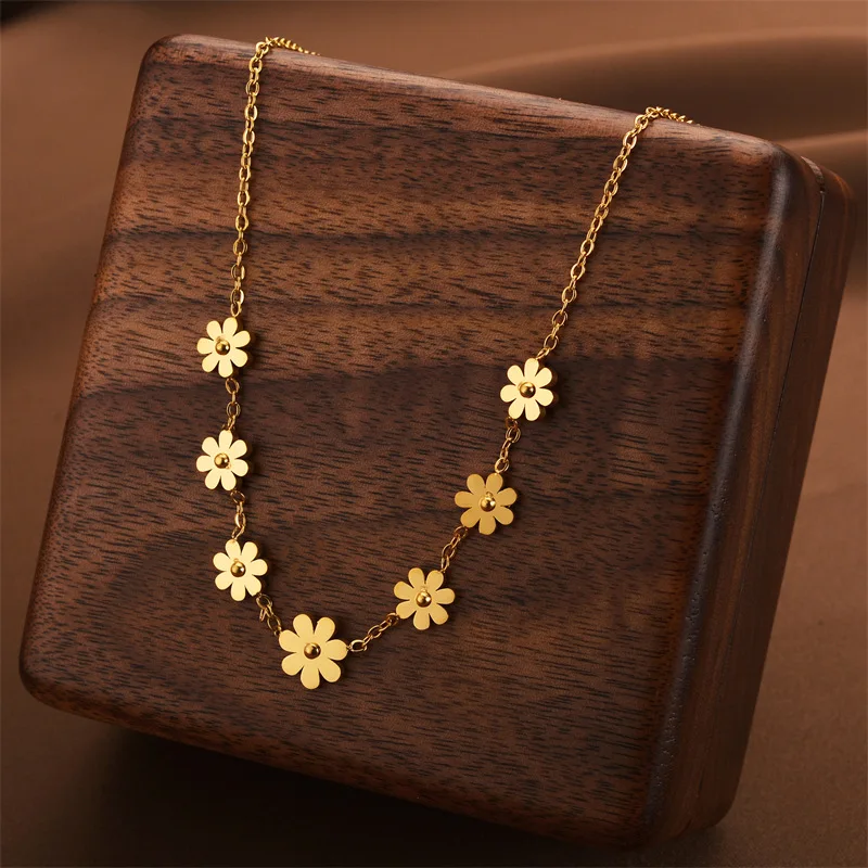316L Stainless Steel New Fashion Upscale Jewelry Elegant Daisy Welding 7 Flowers Charm Chain Choker Necklaces Pendants For Women
