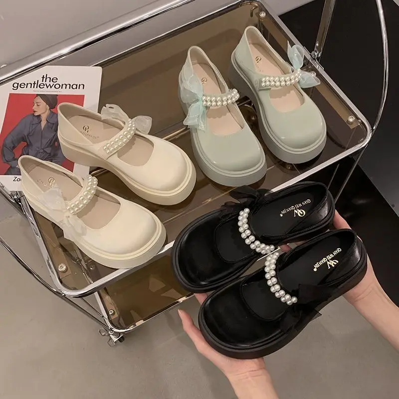 

Spring New Fashionable Comfortable and Casual Round Toe Shallow Mouth Soft Sole Pearl Wear-Resistant Girls Leather Shoes zapatos