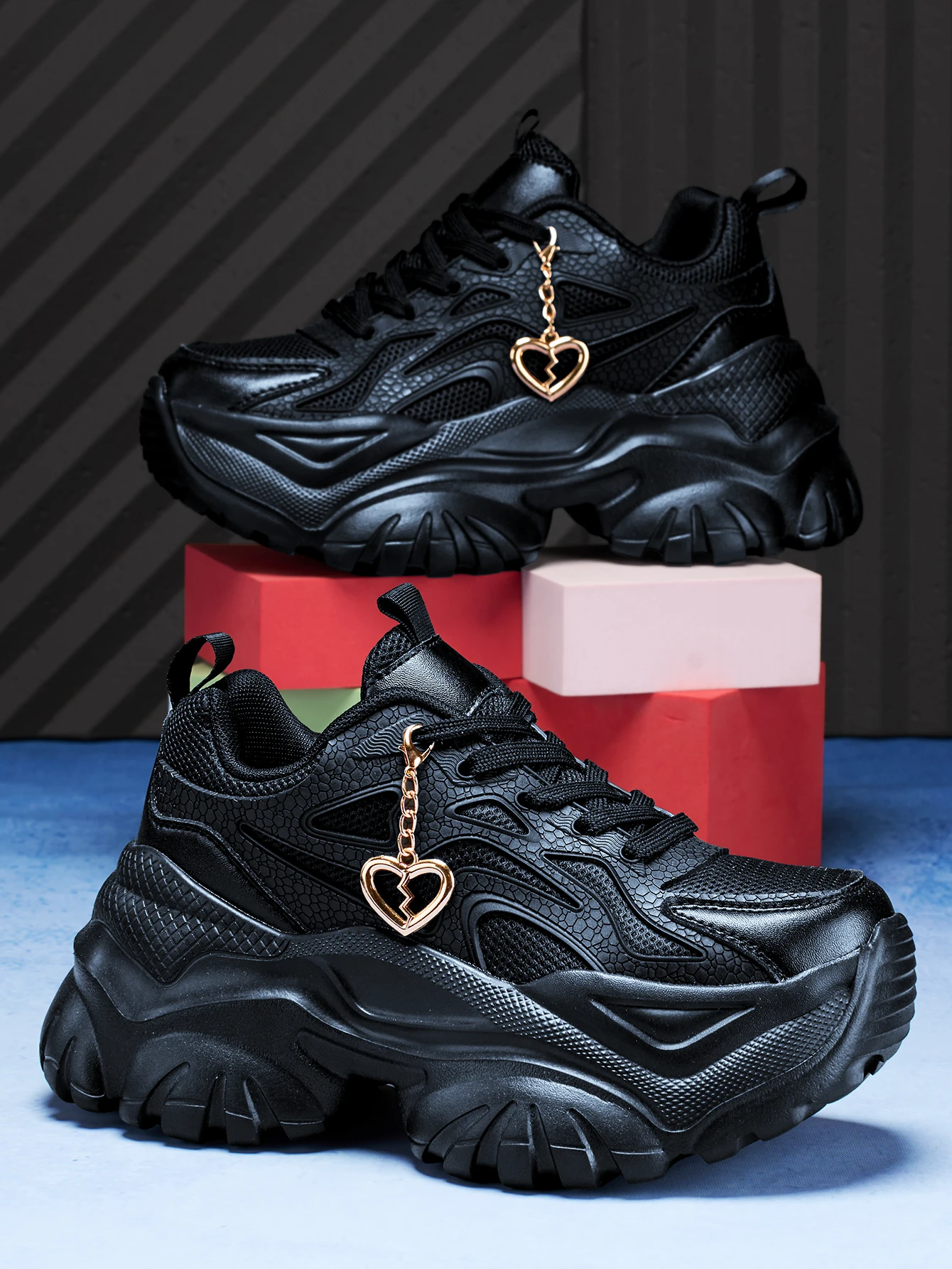 

Women's Height-Increasing 7cm Fashion Casual Sneakers with 3D DIY Detachable Metal Gold Heart Decoration Chain Shoe Accessories, Women's Sneakers for Outdoor Use in All Seasons, Eva Thick-Soled High Platform Black High-Heeled Shoes, Lightweight Soft-Soled