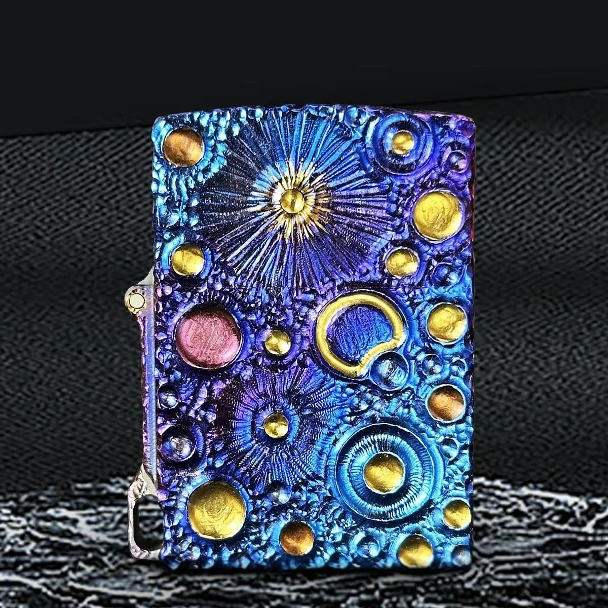 

Титановая керосиновая зажигалка EDC, большой шарнир, толстый чехол, ветрозащитная, Аврора, ослепительный цвет, зажигалка ручной работы с гравировкой, мужская коллекция, подарок