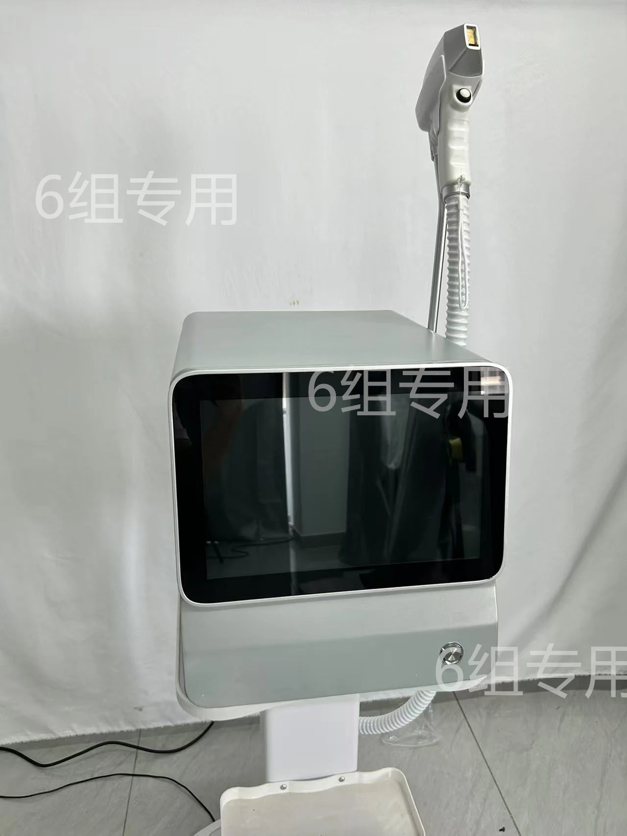 전문가용 아이스 플래티넘 다이오드 레이저 제모기 3파장 무통 영구 제모기 CE 인증 (살롱용)