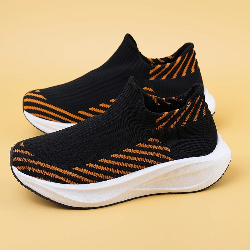 

2026 Men Running Walking Knit Shoes Fashion Casual Sneakers Breathable Sport Athletic Gym Lightweight Men Sneakers Casual Shoes