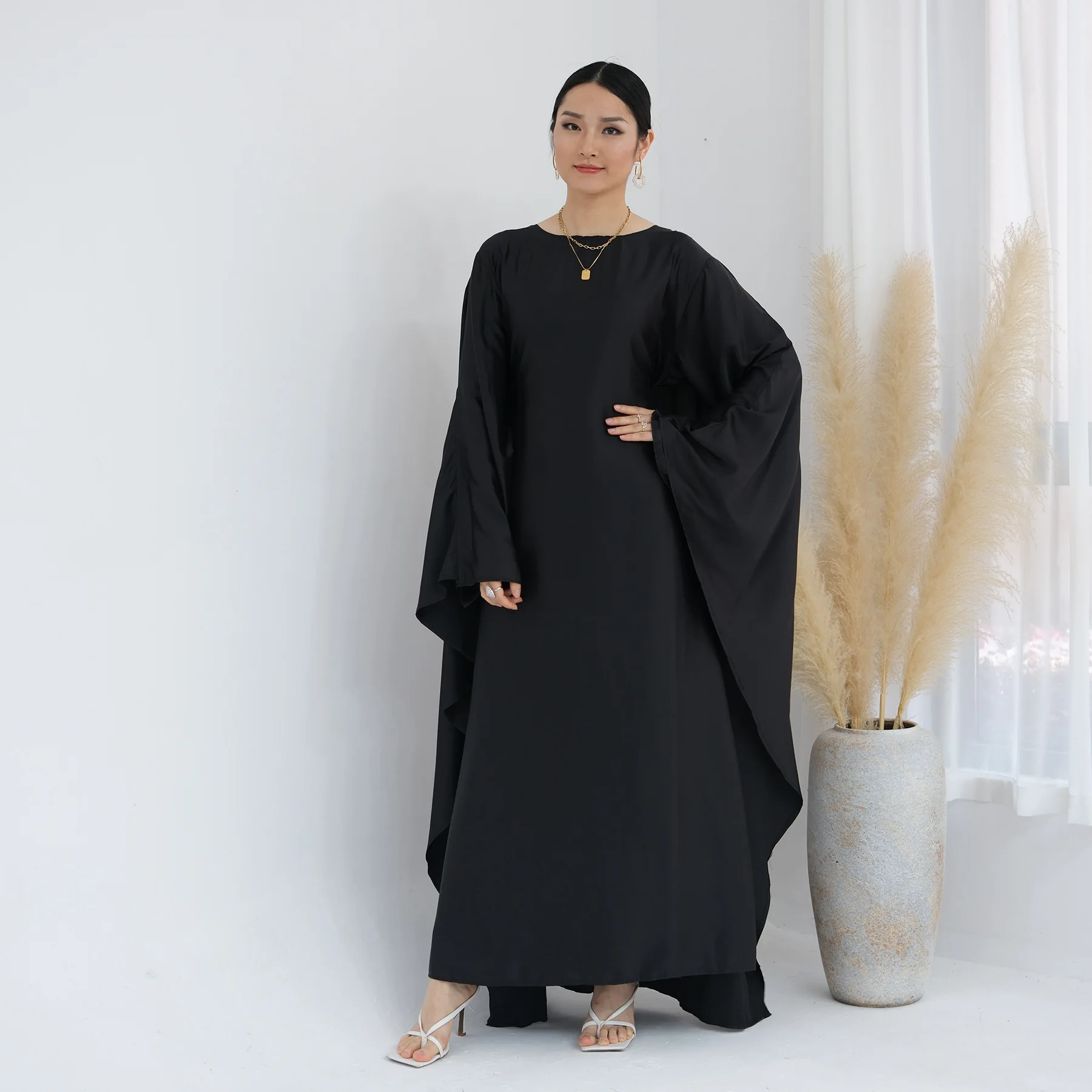 

2026 Ramadan Arabic Women Muslim Modest Dress Luxury Dubai Satin Abaya Islamic Party Outfit Fashion Turkey Robe Jalabiya Kebaya