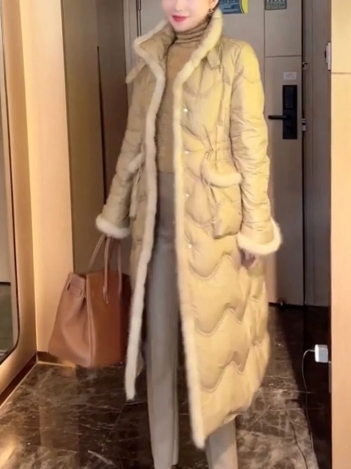 Winter New 2025 Long Over-Knee Duck Down Coat Women's Gentle Mink Collar Thiened White Feather Commute