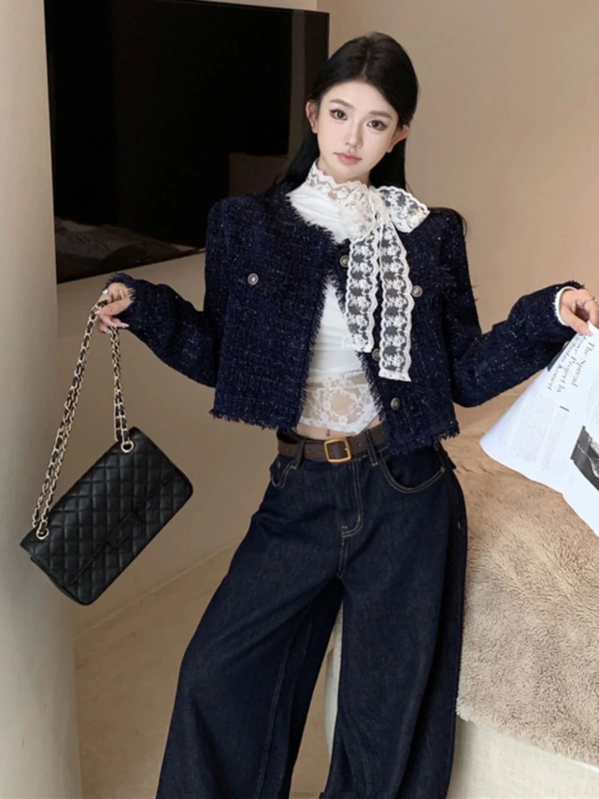 

Retro High-End Fragrance Style Set Lace Inner Wear Top Wide Leg Jeans Three Piece Spring Collection Fashion Ensemble