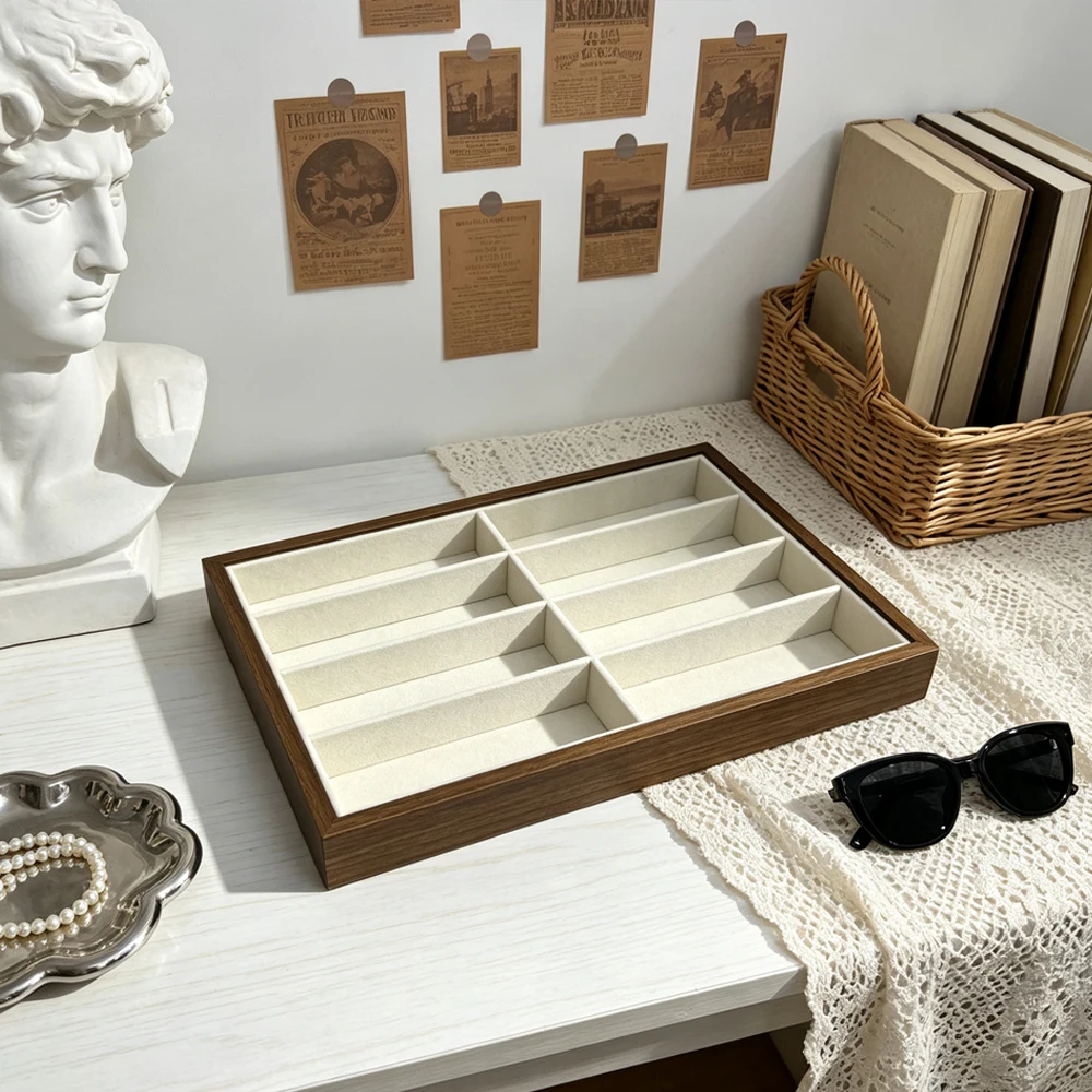 Sunshield Storage Box, an Eight-Slot Storage Box for Sunglasses, Can Be Used for Storing, Displaying, and Organizing Jewelry and Accessories