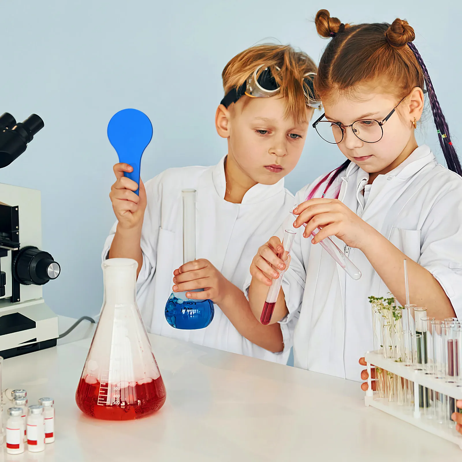 

8 Round Handle Translucent Color Sheets Acrylic Non-Toxic Smooth Edge for Classroom Color Theory Physics Optics Teaching Aid