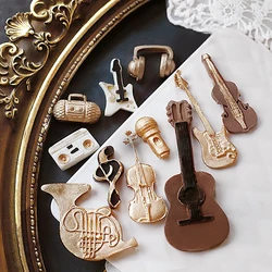 Musical Instrument Notes Baking Silicone Mold Headphone Radio Guitar Violin Fondant Chocolate Mould DIY Decor Baking Tools