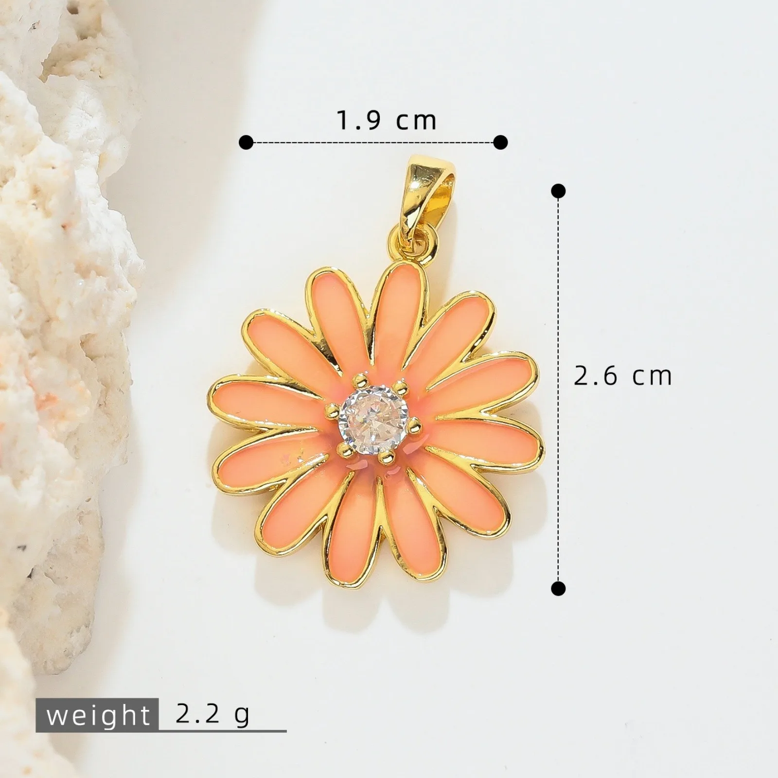 1 Stück Gänseblümchen-Blumen-Emaille-Anhänger mit klaren Zirkonia-Steinen, 18K vergoldeter Messing-Anhänger für DIY-Halsketten-Schmuckherstellung, Großhandel – Detail 2