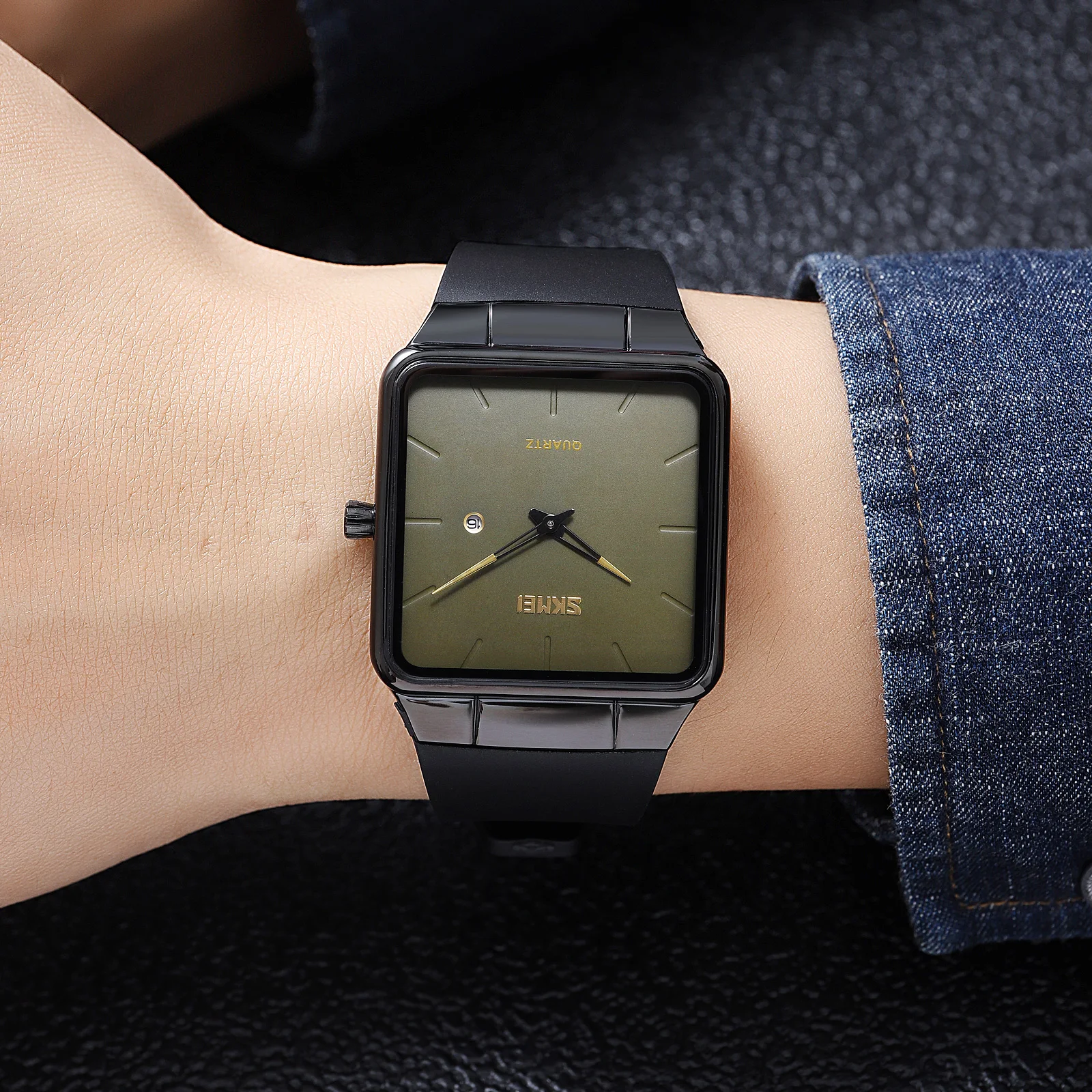 SKMEI 멋쟁이 다재다능한 미니멀한 감촉 케이스 스퀘어 손목시계 녹차 칼라 다이얼 미네랄 하드 글라스 미러 고투명 내스크래치내스크래치 방수 입체 메탈 스케일 아워 마커 TPU 스트랩 데이트 스포츠 개성 트렌드 맨즈 직장 비즈니스 쿼츠 손목시계 1961