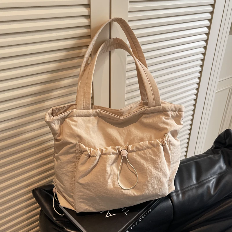 

Повседневные простые универсальные сумки-тоут большой вместимости, однотонные сумки на плечо классического дизайна для женщин, 2025 г., высокое качество