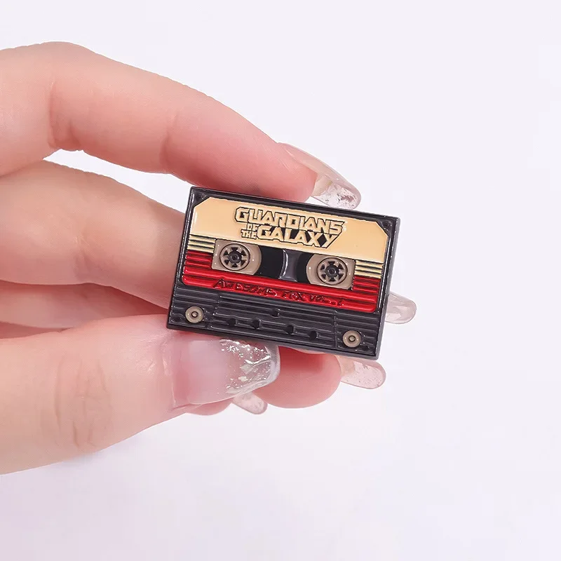 شخصية راديو الشريط التصميم بروش خمر سلسلة الموسيقى الموضة سبيكة شارة ملحق دبابيس هدية بالجملة للأصدقاء