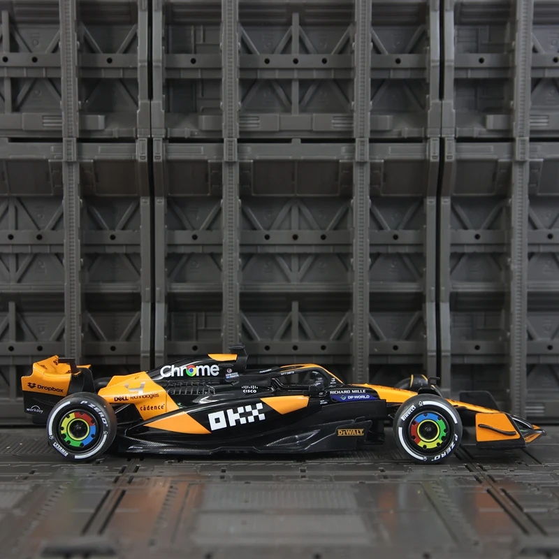 

1:24 simulation McLaren MCL38 alloy supercar model car rich in details, finely crafted, and of good quality.