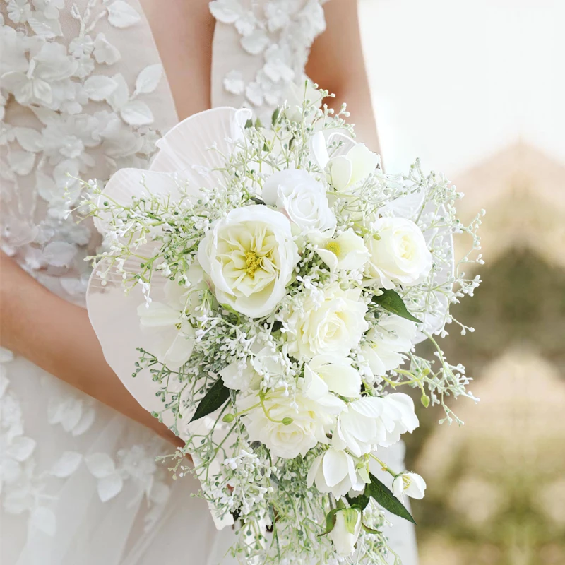 Peonie bouquet bianco e verde: la scelta perfetta per ogni occasione