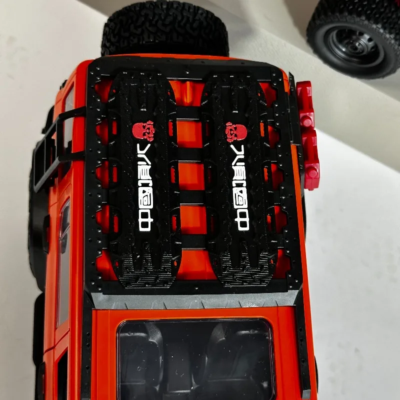 MN300 1/12 Scale RC Car Recovery Board Decorative Upgrade Accessory for Remote Control Crawler Off-Road Vehicle (Tank 300 Style)