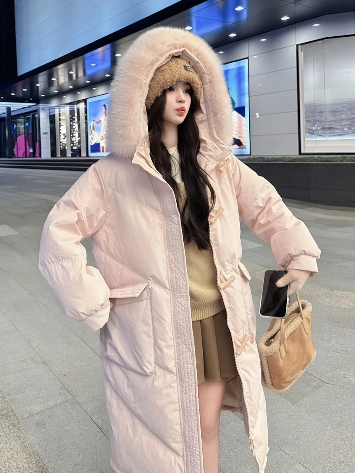 ピンクのフード付きダウンジャケット女性の冬の新しいスタイルミッドレングスルーズアンチエイジング肥厚大きな毛皮の襟90ホワイトダックダウンコート