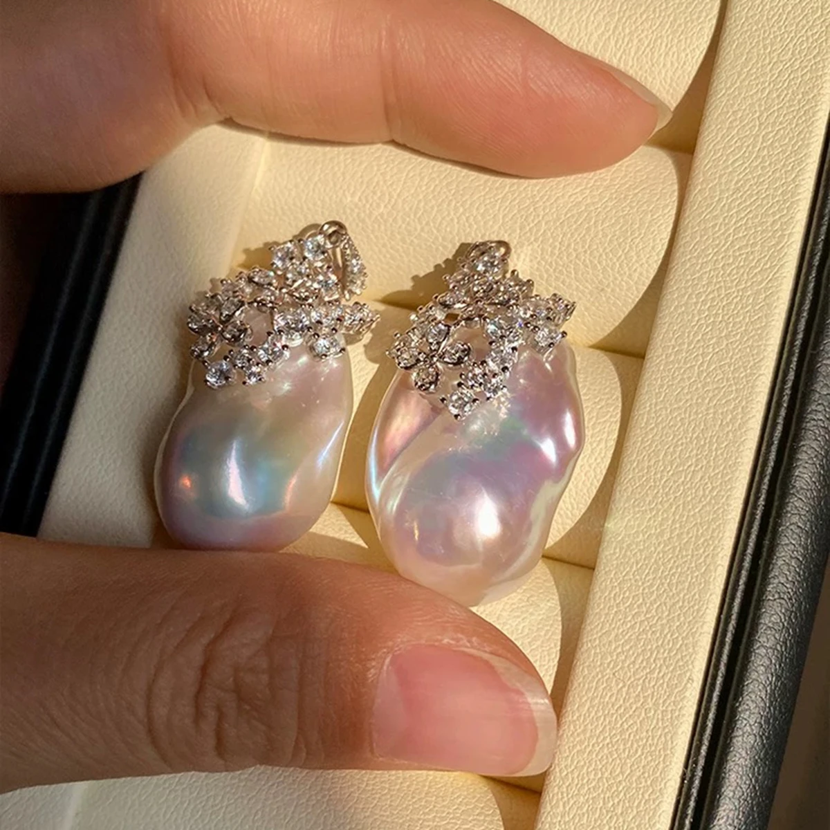 Natural Aurora Baroque Pearl Necklace, Heavy duty Diamond Set S925 Sterling Silver Pendant Light Luxury Clavicle Neck Chain