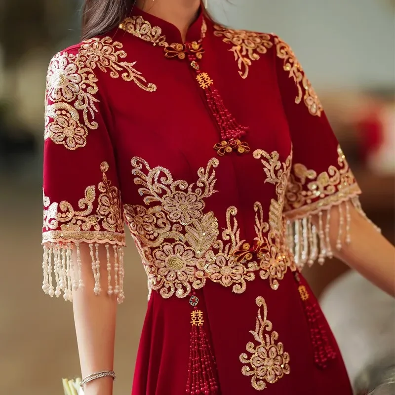 2023 New Wine Red Tassel Chinese Traditional Dress Vintage Red Bride Wedding Qipao  Embroidery Gown Robe Party Evening Dress