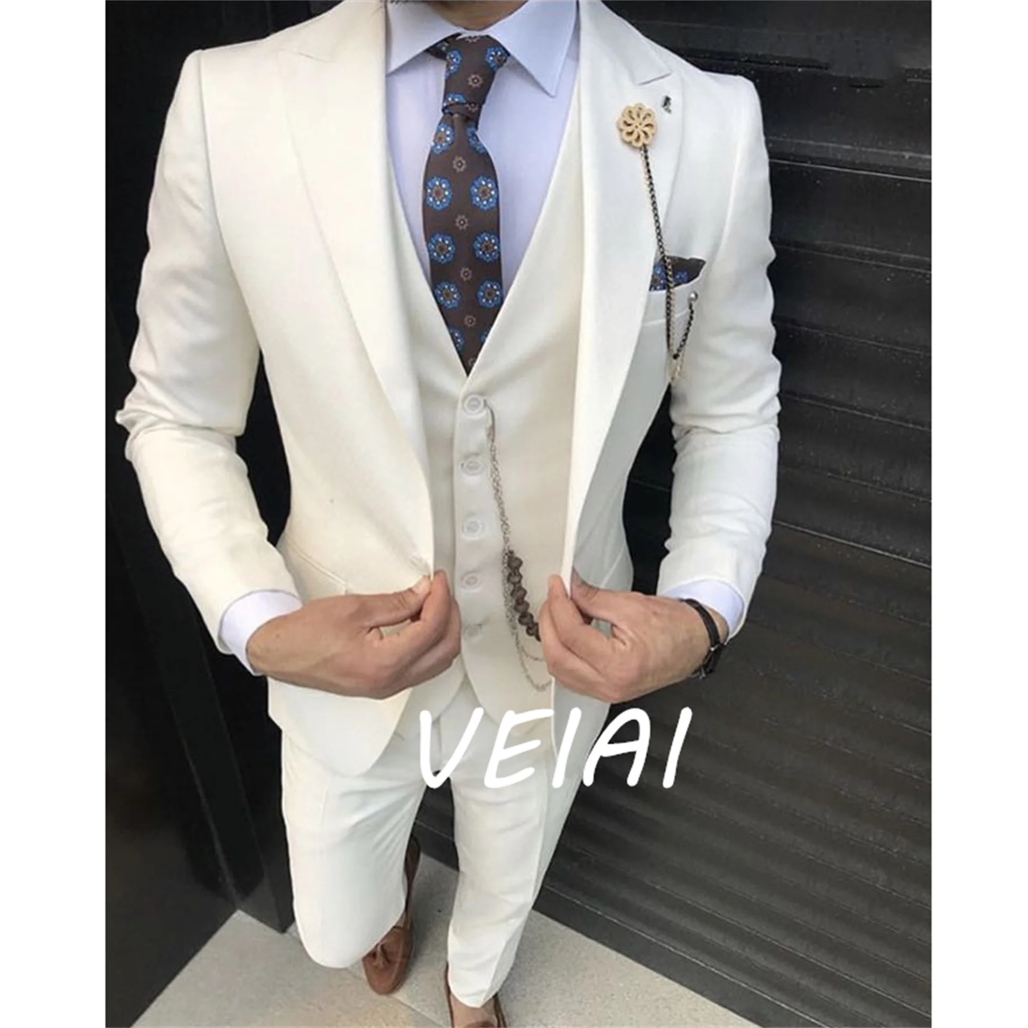 

CustomizedIvory Slim Fit Men Suits for Wedding 3 Piece Male Set Jacket Vest with Pants Peaked Lapel Groom Costume New Arrival