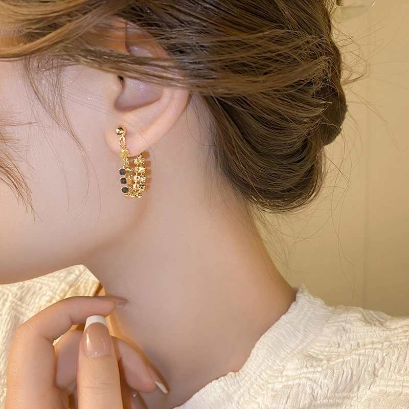 Europe and America Shiny Metal Geometric Tassel Gold Color Earrings For Girls 2023 Fashion Jewelry Women\'s Exquisite Accessories