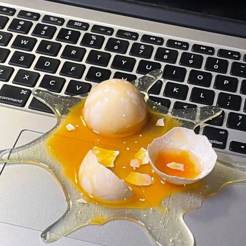 Broken Eggs Phone Holder Prank Toy Smashed Eggs Gift Box Novelty Gag Item for Fun Practical Jokes