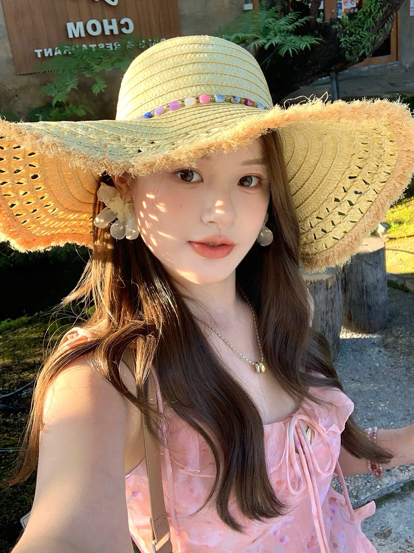 Summer Beach Women's Straw Hat Large Brim Sun Hat Hollow out Beaded Laffey Cap Ethnic Style Sunscreen Hat for Ocean Side