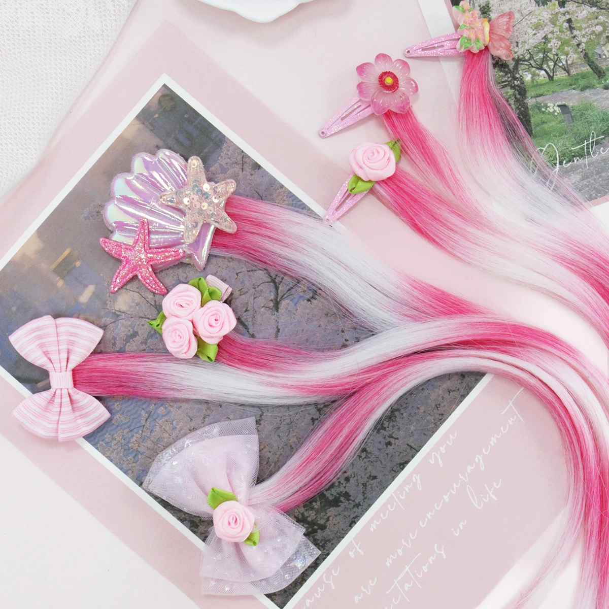 

Pink-and-White Two-Tone Synthetic Hair Extension Clips, Sweet Cute Pink Hair Extension Clips, Suitable for Daily Wear