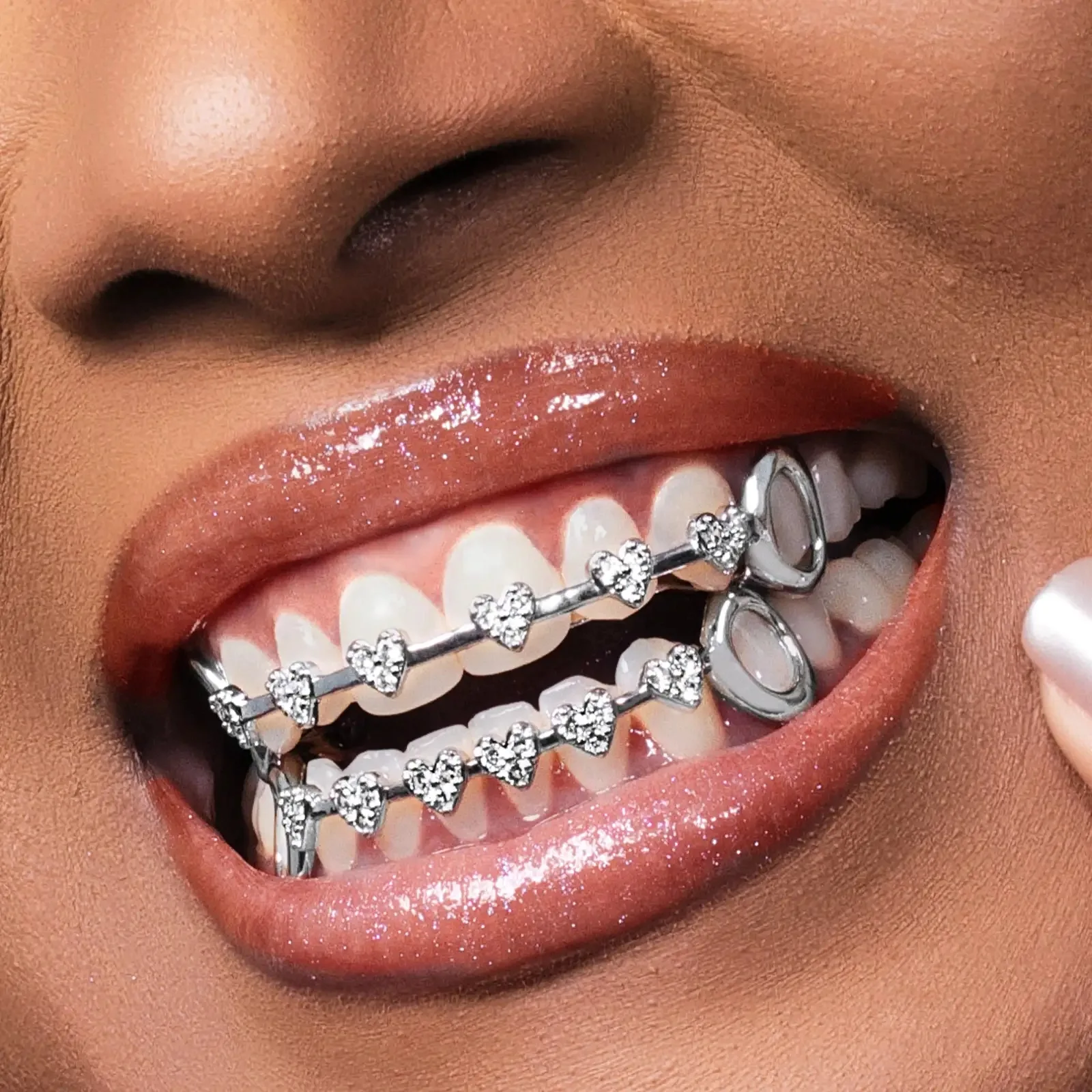 RACHELZ Hip Hop Full CZ Stone Hollow Teeth Caps For Women Men Jewelry Top Bottom Heart Zircon Tooth Grills Braces Cosplay