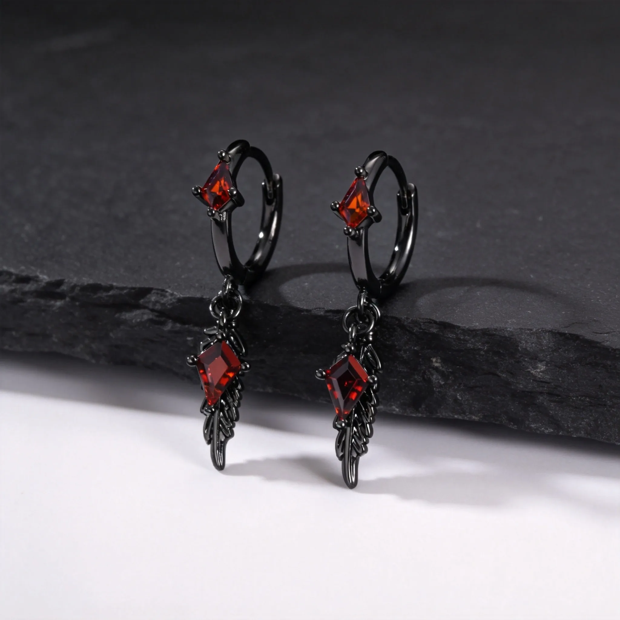 Gotische Feder-Creolen für Männer, Punk Geometrische Zirkon-Metall-Ohrhänger, Hip-Hop Schmuck Geschenke – Detail 1
