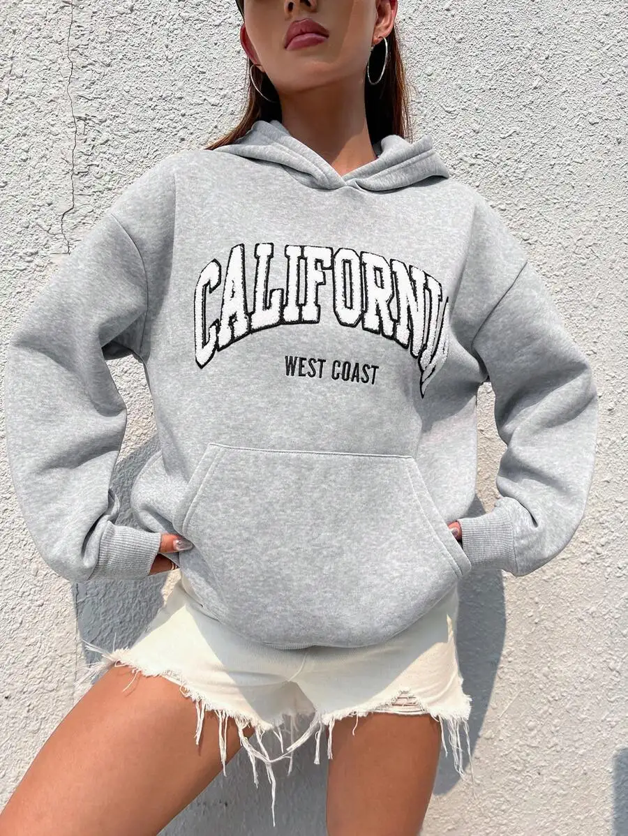 

Оверсайз худи с капюшоном, графическим принтом в виде арки и карманом-кенгуру