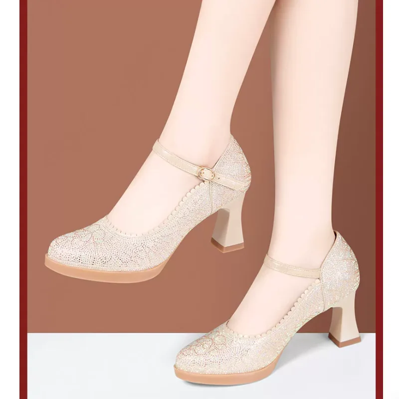 chaussures-de-mariage-chinoises-cheongsam-a-talons-hauts-epais-et-semelles-souples