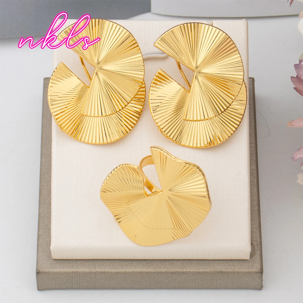 African Gold Color Fashion Earrings and Ring Set Dubai Trend Jewelry Set for Women Luxury Bride Wedding Jewelry Daily Wear Party