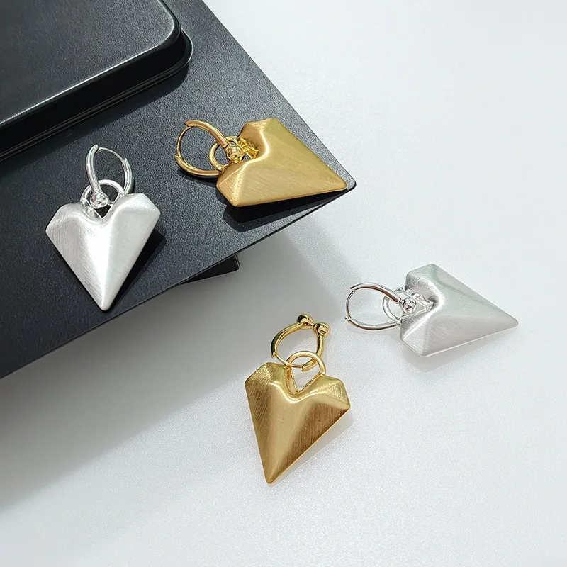 

Gold Plated Brushed Three-dimensional Peach Heart Dangle Earrings, Exquisite Detachable Earrings Fashion Geometric Hearts Hoops