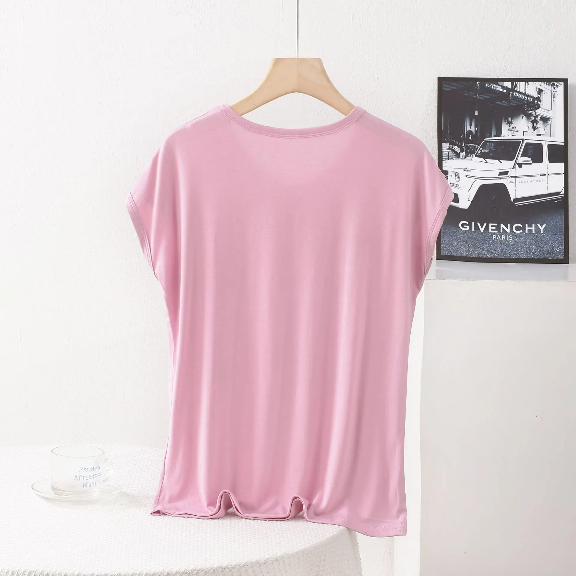 Рисунок 6 - Футболки без рукавов с v-образным