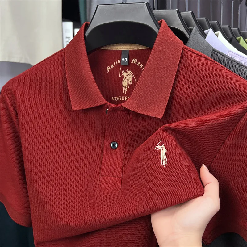 Light luxury polo embroidery: Exquisite polo embroidery on the chest, naturally sporty, subtly showcasing taste.