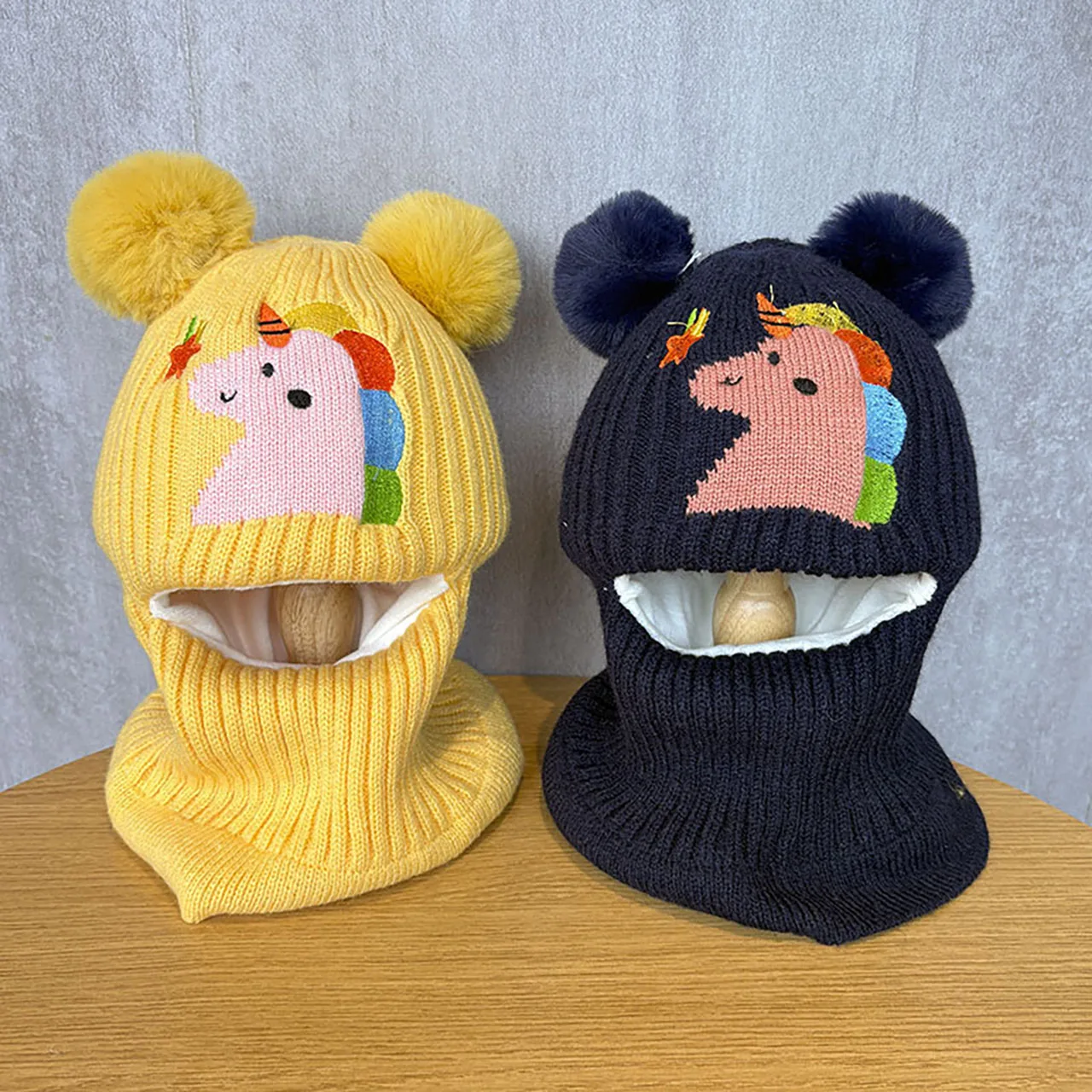 Bonito dos desenhos animados cachecol do bebê uma peça chapéus inverno engrossar proteção facial menino menina com capuz gorro equitação ao ar livre à prova de vento earmuffs