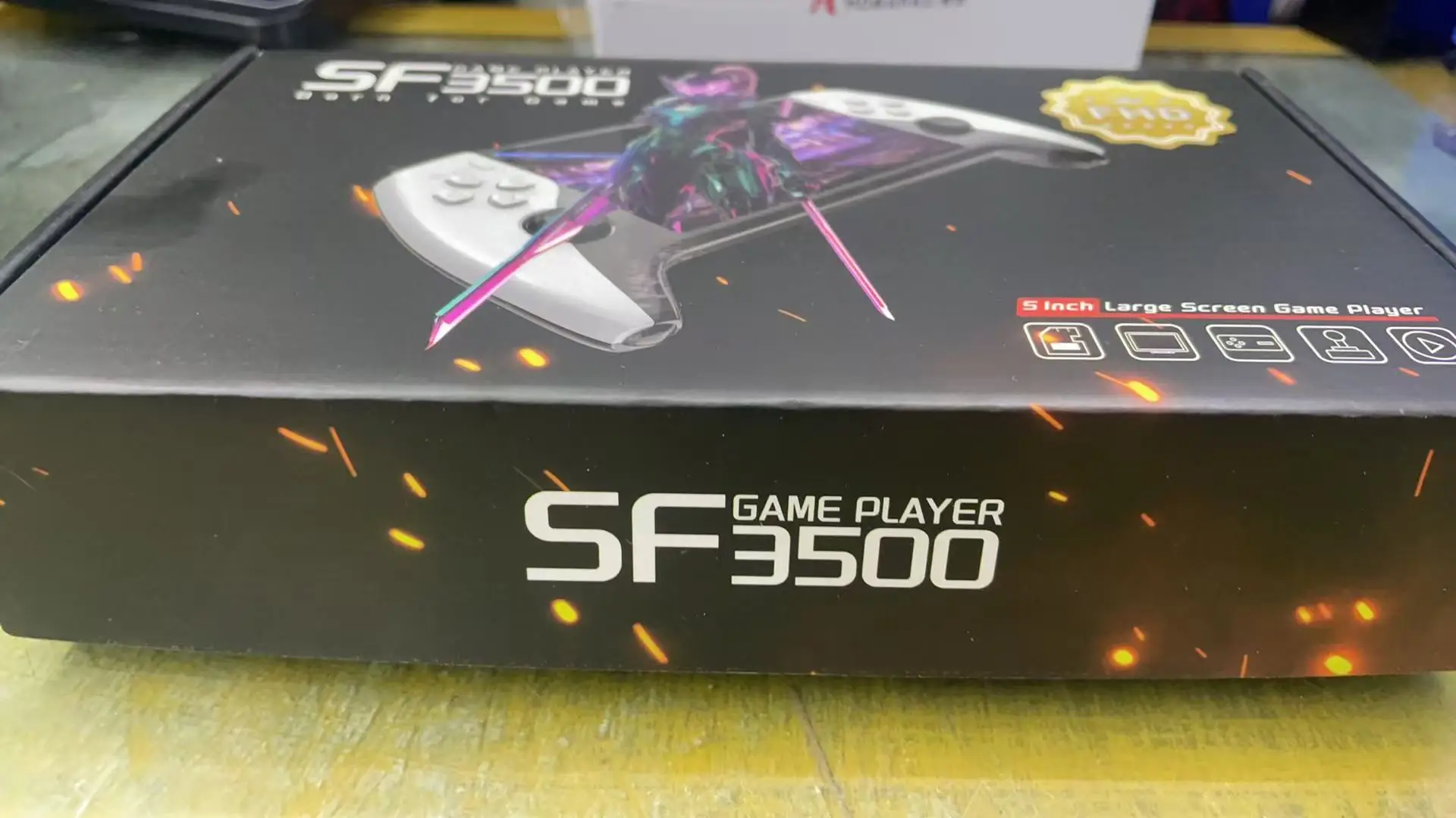 جهاز ألعاب محمول SF3500 - نظام لينكس، شاشة IPS عالية الدقة 4K، عصا تحكم مزدوجة، شحن عبر USB، وحدة تحكم ألعاب