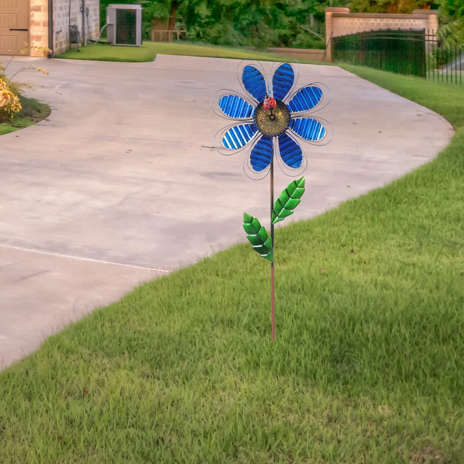 

Iron Art Windmill Colorful Outdoor Turbine Blue Decorative Garden Metal Flower Pinwheel Spin Windmill nament Smooth