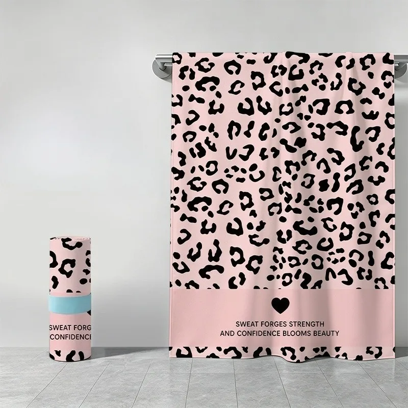 Leopard Print Sports Gym Towel, Quick Dry Sweat Absorbent Portable Towel for Yoga Swimming Beach Fitness Outdoor Activities
