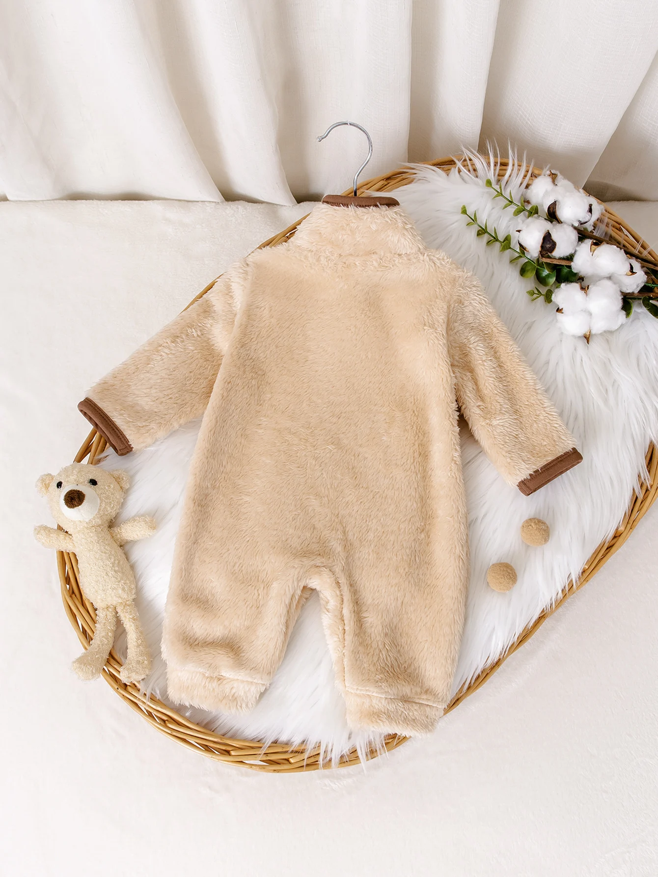 Soft Skin-Friendly Bear Onesie for Newborns Winter Warm Hooded Jumpsuit Cute Toddler Indoor-Outdoor Two-Way Wear Design